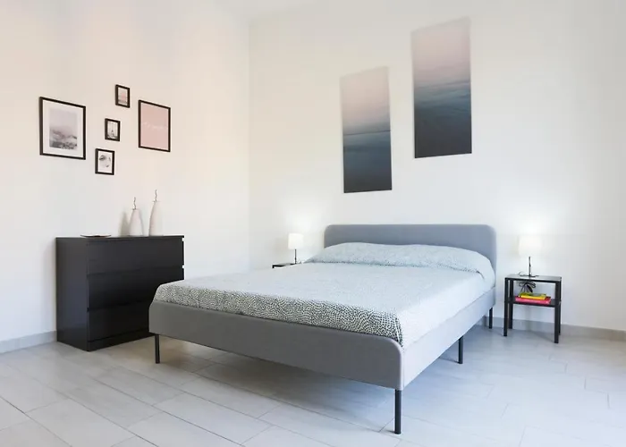 Bright & Central Apartment Near The Station