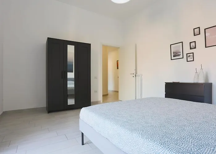 Bright & Central Apartment Near The Station